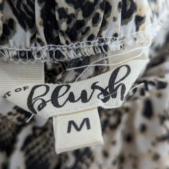 Mint of Blush- Halter-Snake Skin Print Romper Size M - Picture 4 of 5